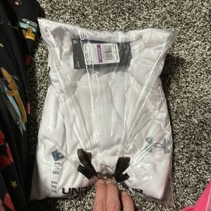 NWT under armour shirt